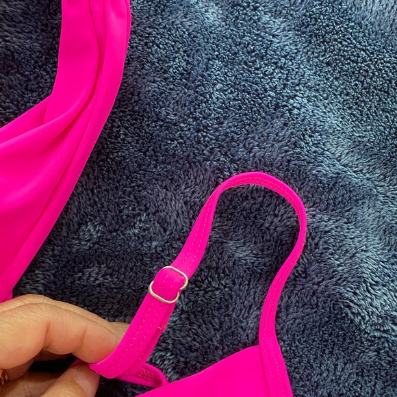 ⬇️PRICE DROP ⬇️ Hot Pink Cross Over Bra Top High Waisted Bikini Bottom-Size S - Picture 10 of 11